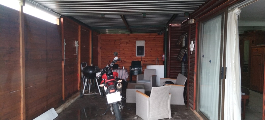 2 Bedroom Property for Sale in Hartenbos Central Western Cape